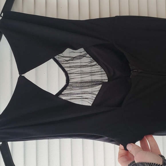 Sleeveless long black formal dress - Picture 6 of 9